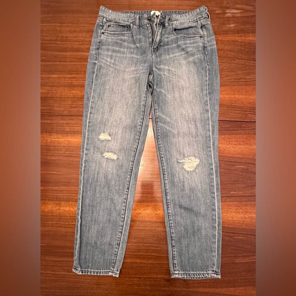 JCrew ladies distressed boyfriend jeans. Size 27